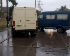 В Мариуполе два микроавтобуса попали в аварию