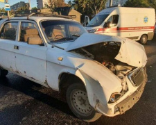 Авария в Мариуполе на перекрестке со сломанным светофором: пострадавшие в больнице