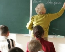 Мариупольцы требуют вернуть в школы обучение на русском языке – местная власть дала ответ