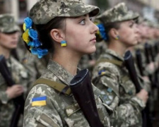 В Украине резко увеличится число военнообязанных женщин. Кого это коснется?