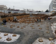 В Мариуполе подготовили котлован и свайное поле для первого в Украине стального жилого дома