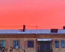 Розовый закат в заснеженном Мариуполе поражает феерией красок