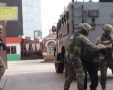 Переполох в центре Мариуполя: вооруженные спецназовцы направились в ювелирный салон