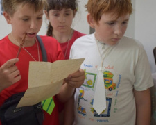 Мариупольские дети получили письмо из Хогвартса (ФОТО)