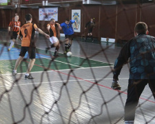 Мариупольские копы обыграли студентов в мини-футбол (ФОТО)