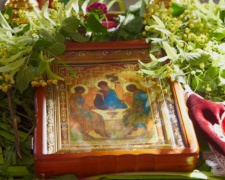 Богослужение на День Святой Троицы в Мариуполе покажут в прямом эфире