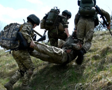 Рятували бійців під ворожими обстрілами - розповідь медика Бахмутського батальйона