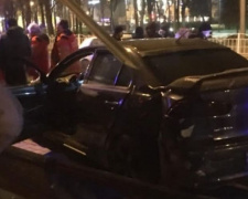 Врезавшийся в остановку в Мариуполе водитель ездил без прав