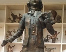 В Мариуполе хотят установить памятник Учителю от известного скульптора (ФОТО)