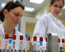 В Мариуполе на выявление коронавируса в референс лаборатории отправлено 326 проб