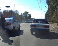 В Мариуполе столкнулись «Жигули» и полицейский автомобиль (ФОТО)