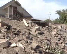 В Мариуполе строительный  мусор разрушает жилые дома (ВИДЕО)
