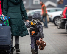З Донеччини примусово вивезли більше тисячі дітей – де триває евакуація