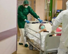 В Украине за сутки от коронавируса умерли около 700 пациентов, из них до полусотни – на Донетчине