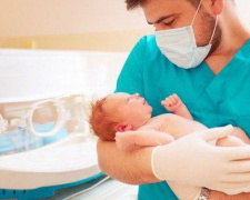 Мариупольские врачи спасли жизнь 90 младенцам, которые родились с маленьким весом (ВИДЕО)