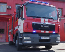 Спасателям Мариуполя меткомбинат передал современный пожарный автомобиль (ВИДЕО)