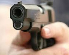 Мариуполец ограбил подростков, угрожая пистолетом