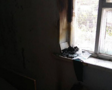 Мариупольцы самостоятельно потушили пожар, в котором пострадала женщина (ФОТО)