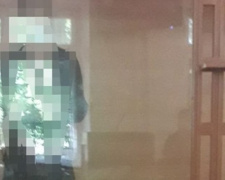 В Мариуполе подозреваемого в изнасиловании школьницы оставили под стражей (ФОТО)