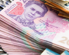 В Украине ввели в обращение новые банкноты номиналом 20 и 200 гривен