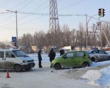 На мариупольском перекрестке столкнулись «Daewoo» и «Volkswagen»