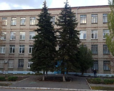 Новая украинская школа: в мариупольской гимназии № 2 препятствуют проведению родительского собрания (ФОТО+ДОПОЛНЕНО)
