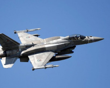 Навчання українських пілотів на F-16 може завершитися не раніше наступного літа - The Washington Post