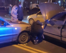 В Мариуполе возле отдела полиции произошло тройное ДТП