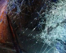 Падения до переломов и лобовой таран стекла: десятки мариупольцев пострадали в транспорте (ФОТО)