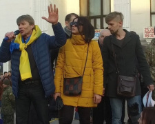 Мариуполь сказал "нет" блокаде Донбасса. Столкновения на митинге (ВИДЕО)