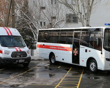 Мариупольские спасатели получили от губернатора спецавтобус и автомобиль