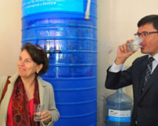 Мариупольцам на заметку: где и за сколько в городе можно купить питьевую воду по социальной цене