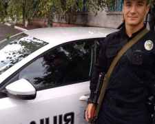 Инспектор полиции Мариуполя спас жизнь водителю такси с сердечным приступом (ФОТО)