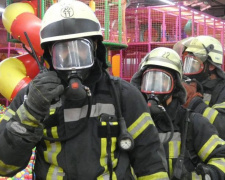 Пожар в детском комплексе: спасатели провели учения в Мариуполе (ФОТО+ВИДЕО)