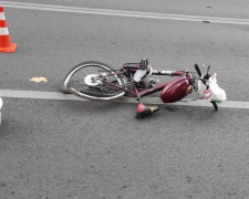 ДТП на мариупольском перекрестке: велосипедист госпитализирован с открытым переломом