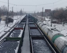 На станции Фенольная в Донецкой области не пропускают три грузовых состава