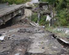 Начались работы по восстановлению взорванного моста через Северский Донец