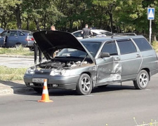 Авария в Мариуполе: «ВАЗы» не поделили дорогу (ФОТО)
