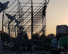 В центре Мариуполе для футбольных болельщиков установят большой LED-экран
