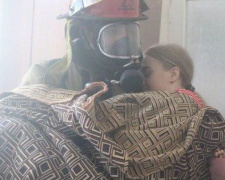 Спасатели Мариуполя вынесли ребенка из «горящего» санатория (ФОТО)