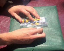 Под кайфом и за рулем: у мариупольца изъяли 20 упаковок амфетамина