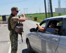 КПВВ «Новотроицкое» принимает людей с оккупированной территории