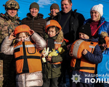 На Донеччині з двох громад евакуювали всіх дітей