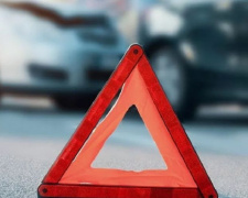 Авария в Мариуполе блокировала движение двух троллейбусов (ВИДЕО)