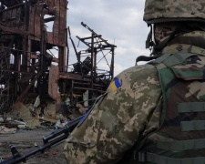 Боевики обстреливают украинские позиции в Донбассе: ранен военный