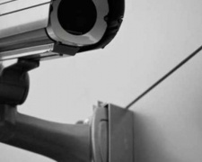 В Мариуполе женщина следит за соседями с помощью видеокамер (ВИДЕО)