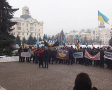 Пикет у Донецкой ОГА: Шахтеры требуют внимания к проблемам в угольной отрасли