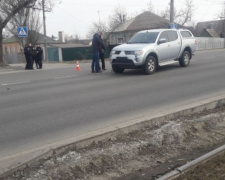 В Мариуполе на пешеходном переходе пикап сбил двух девочек (ФОТО)