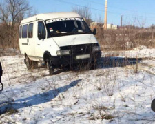 Полицейские Донетчины освободили застрявший автомобиль