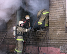 При пожаре в Мариуполе едва не погиб 90-летний мужчина 